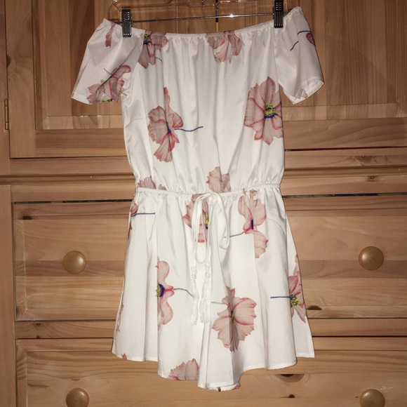 WHITE FLORAL ROMPER - Picture 2 of 3